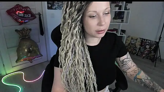 HoneySallyMoore's Live XXX Chat