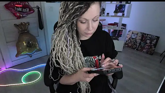 HoneySallyMoore Adlı Modelin Canlı XXX Sohbeti