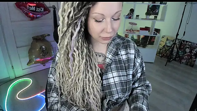 Živá chatovací místnost HoneySallyMoore