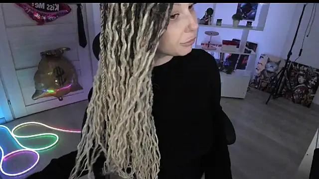 HoneySallyMoore Adlı Modelin Canlı XXX Sohbeti