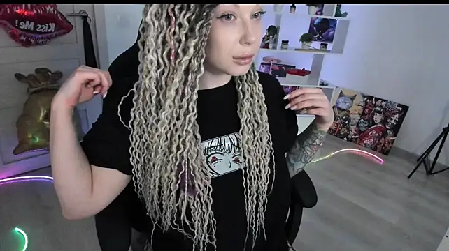 HoneySallyMoore 网络视讯表演