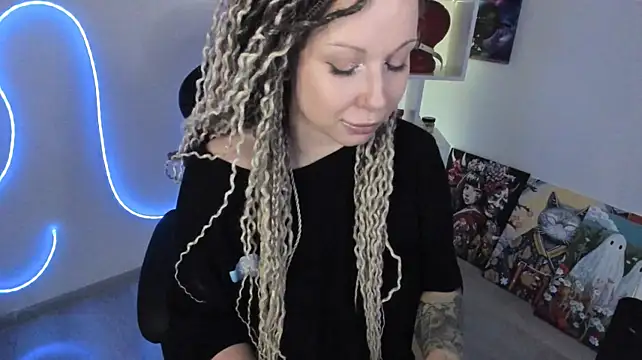 HoneySallyMoore's Live XXX Chat