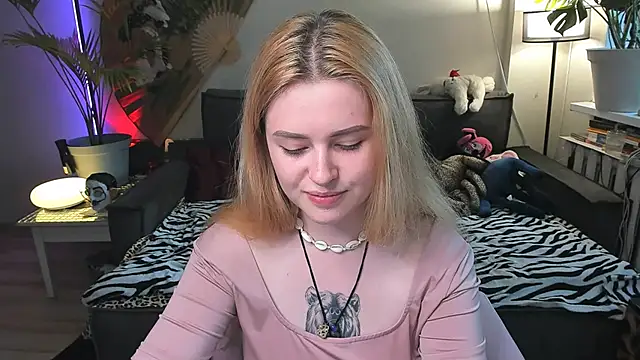 Alexa_Pirs Adlı Modelin Canlı XXX Sohbeti