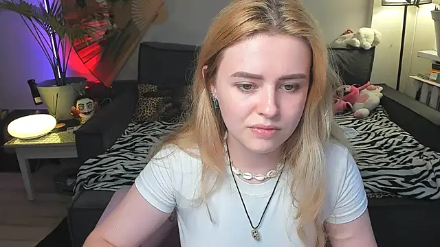 Alexa_Pirs 라이브 XXX 채팅