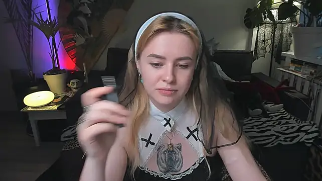 Alexa_Pirs Chat XXX in diretta