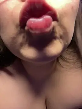 Solo_yoss Show in webcam