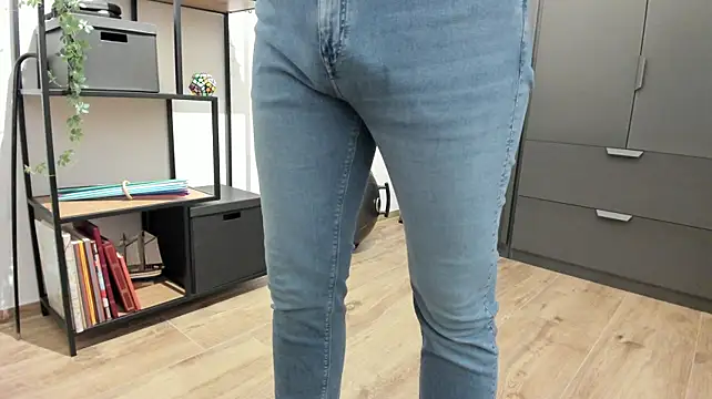 Show modela molicaremolicare na web-kameri