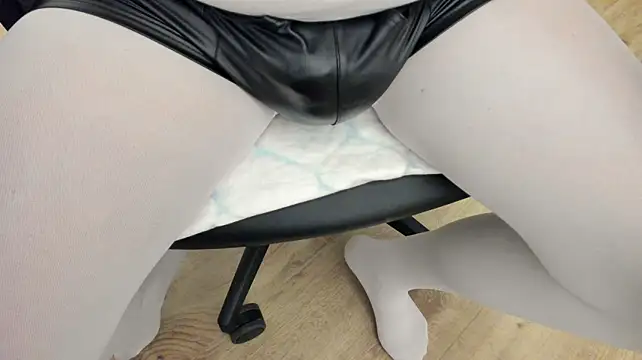 Show modela molicaremolicare na web-kameri
