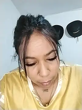 emma_purple_'s Webcam Show