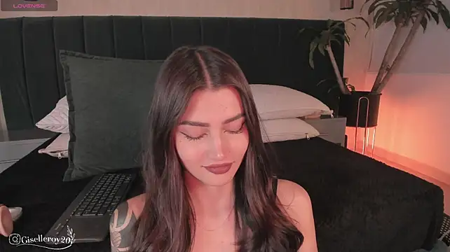 צ'אט XXX בשידור חי של Giselle_royy