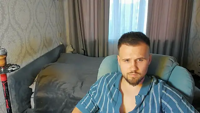 Vladik_b Show in webcam