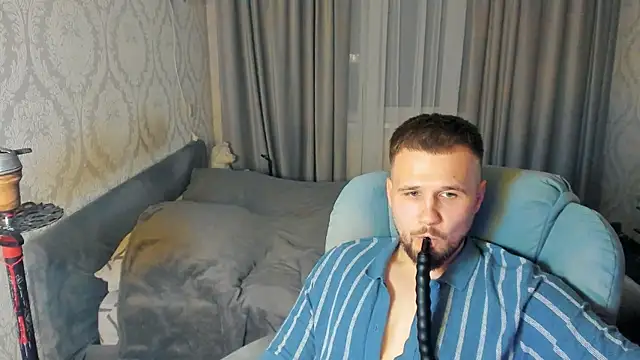 Vladik_b Show in webcam