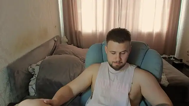 Vladik_bのウェブカメラショー