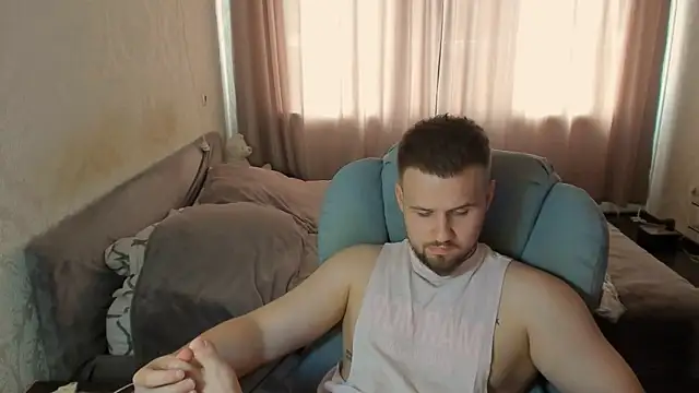 Vladik_b webkamerás műsora