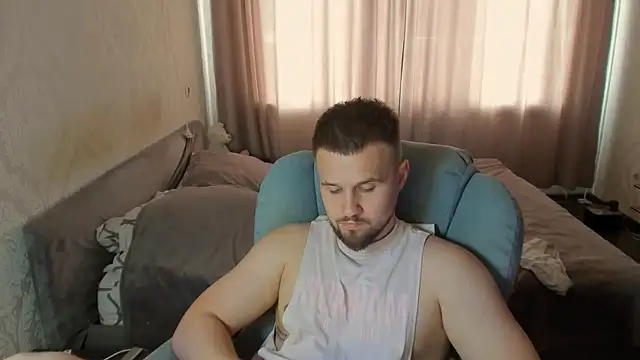 Vladik_b 网络视讯表演