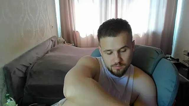 Vladik_b Show in webcam