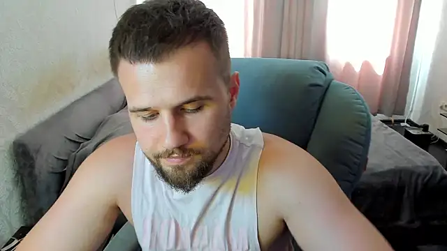 Vladik_b Show Webcam