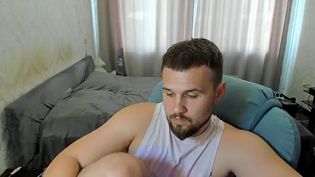 Vladik_b 在線直播表演