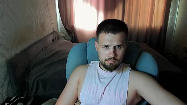 Vladik_b webkamerás műsora