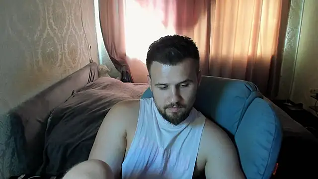 Vladik_b 在線直播表演