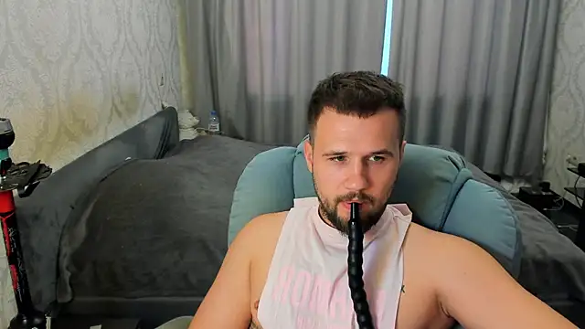Vladik_b 在線直播表演