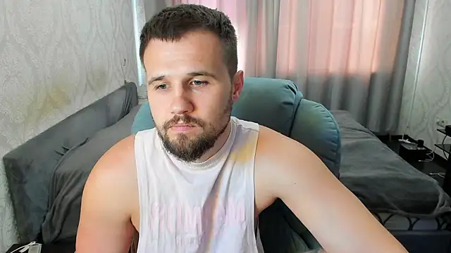 Vladik_b 在線直播表演