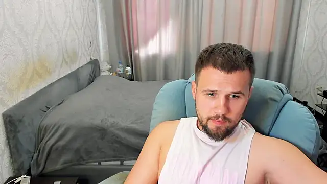 Vladik_b Show in webcam