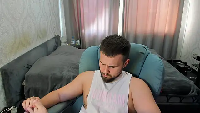 Vladik_bのウェブカメラショー