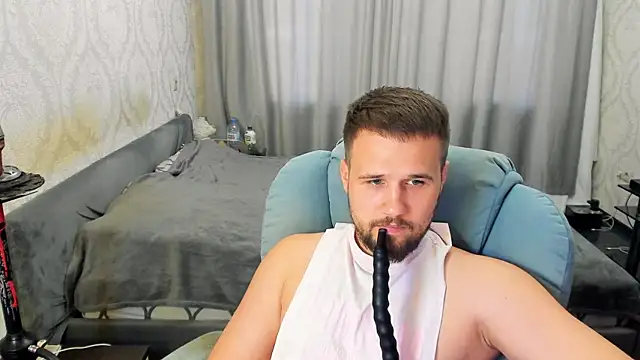 Vladik_b live XXX chat