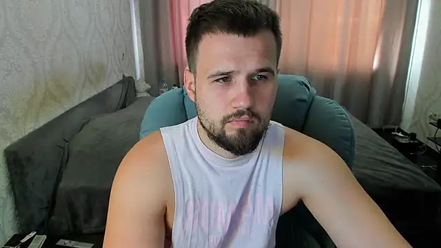 Vladik_b Show in webcam