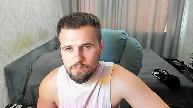 Vladik_b's Webcam Show