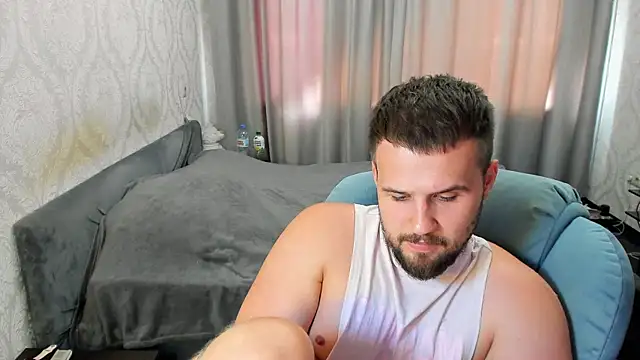 Vladik_b 网络视讯表演