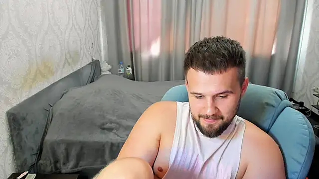 Show modela Vladik_b na web-kameri