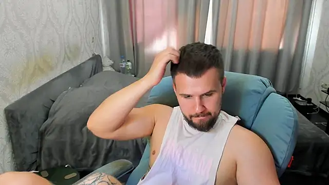 Vladik_b webcam show