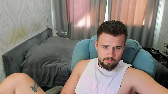 Vladik_b 在線直播表演