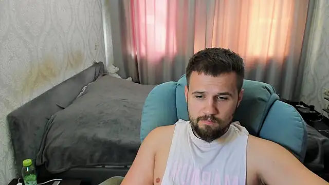 Vladik_b 在線直播表演