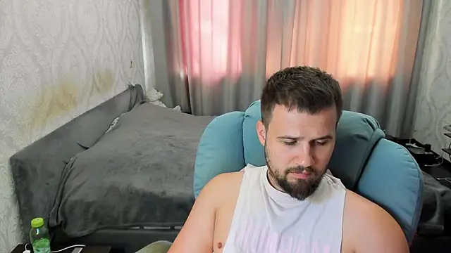 Vladik_bのウェブカメラショー