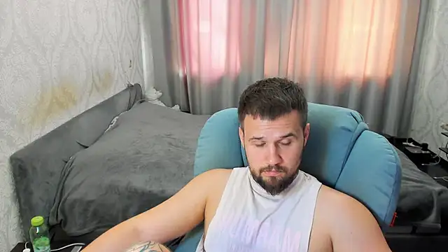 Vladik_b webkamerás műsora