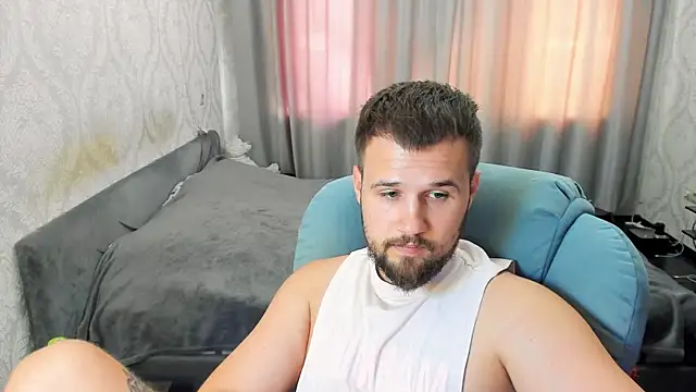 Vladik_b Show Webcam