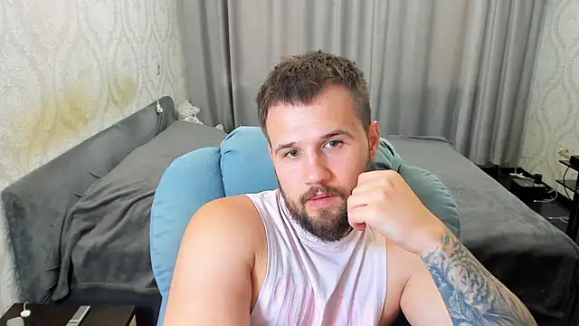 Vladik_b webkamerás műsora