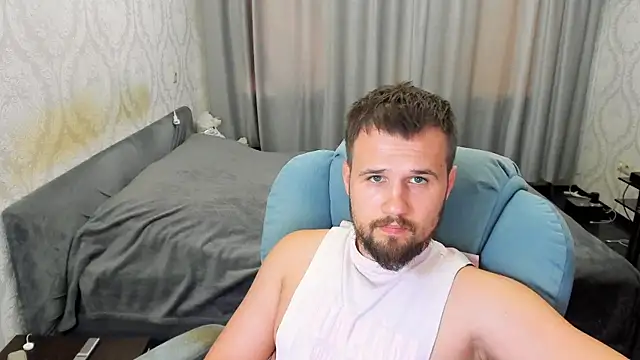 Vladik_b Show in webcam