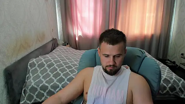 Show modela Vladik_b na web-kameri