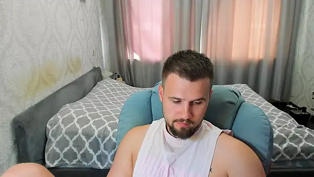 Vladik_b Show Webcam