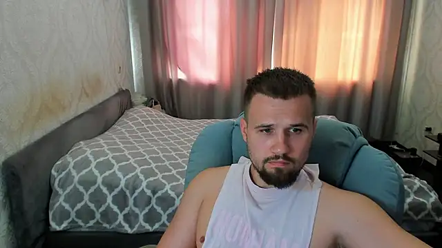 Vladik_b 网络视讯表演
