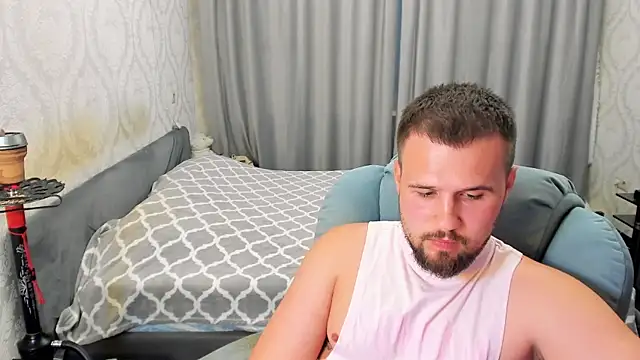 Vladik_b 在線直播表演