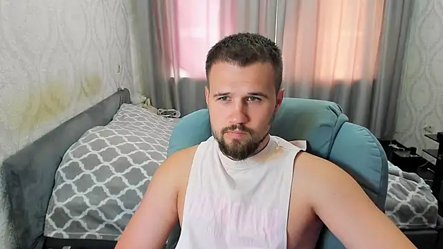 Vladik_b webkamerás műsora