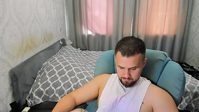 Vladik_b Adlı Modelin Web Kamerası Şovu