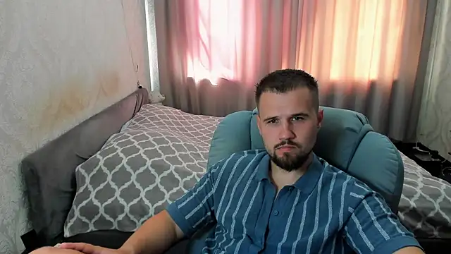 Vladik_b webcam show