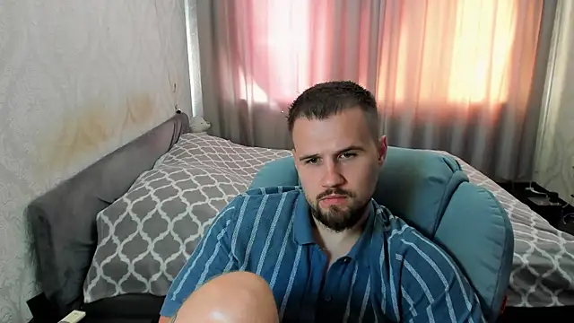 Vladik_b Pertunjukan Webcam