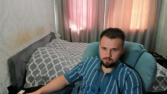 Show modela Vladik_b na web-kameri